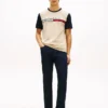 Tricou cu mâneci contrastante și logo steag Tricou cu mâneci contrastante și logo steag