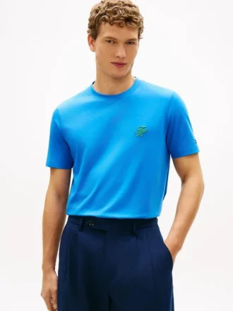 Tricou cu monogramă brodată