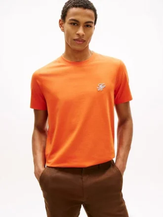Tricou cu monogramă brodată