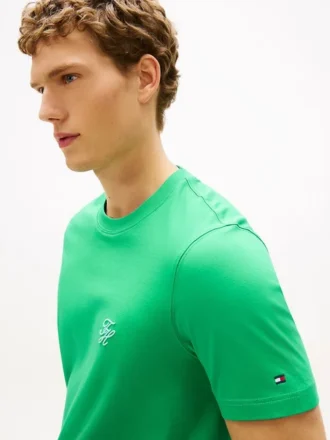 Tricou cu monogramă brodată