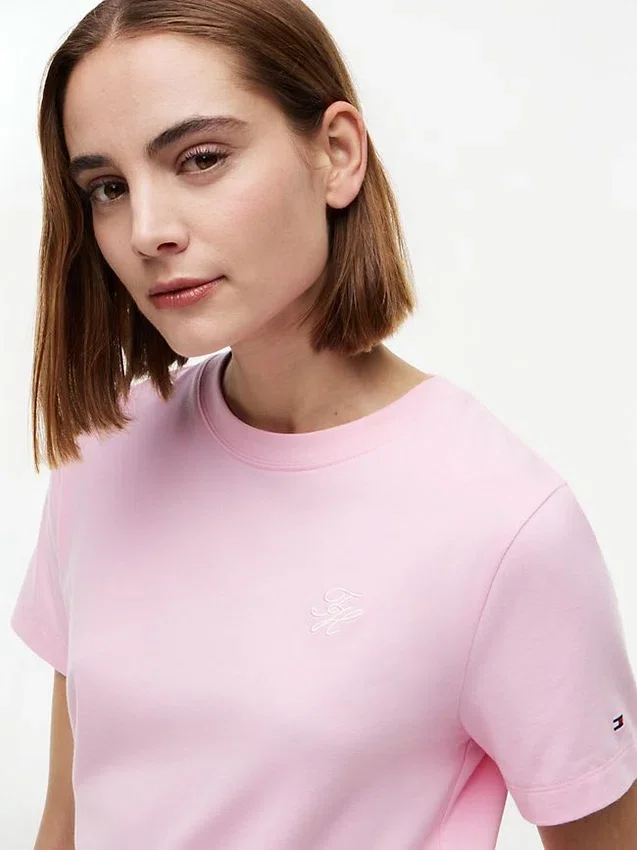 Tricou cu monogramă brodată Tricou cu monogramă brodată