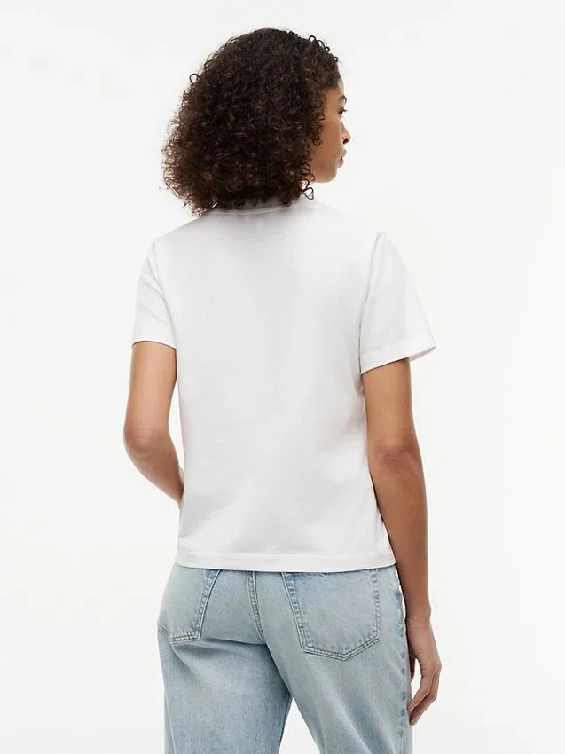 Tricou cu monogramă brodată Tricou cu monogramă brodată