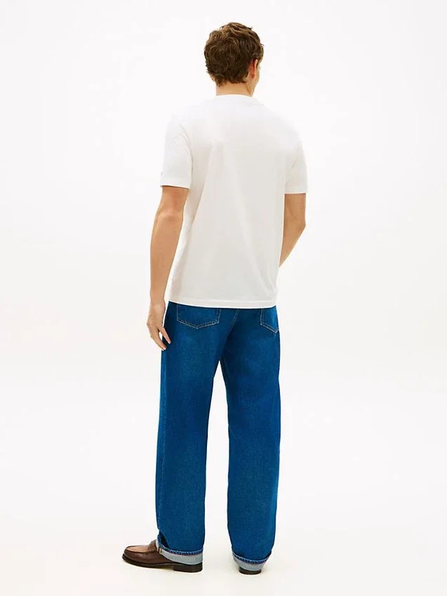 Tricou cu monogramă brodată Tricou cu monogramă brodată