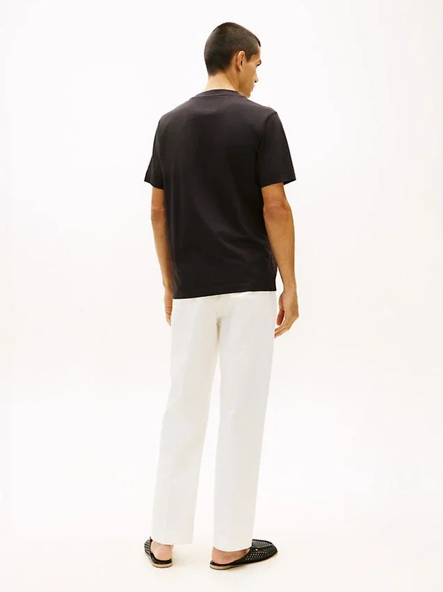 Tricou cu monogramă brodată Tricou cu monogramă brodată