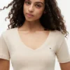 Tricou Favorite cu guler în V Tricou Favorite cu guler în V