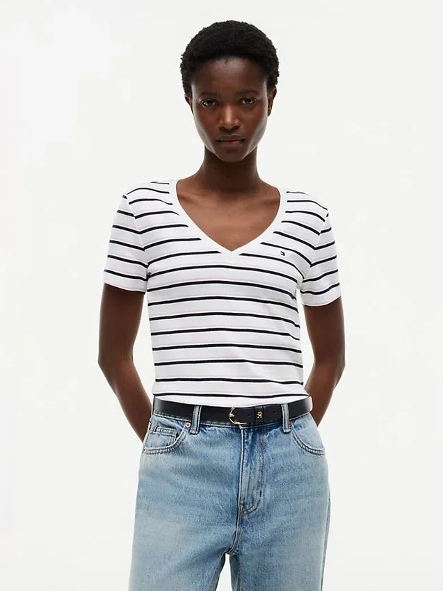 Tricou Favorite cu guler în V și dungi Tricou Favorite cu guler în V și dungi
