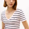 Tricou Favorite cu guler în V și dungi