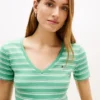 Tricou Favorite cu guler în V și dungi Tricou Favorite cu guler în V și dungi