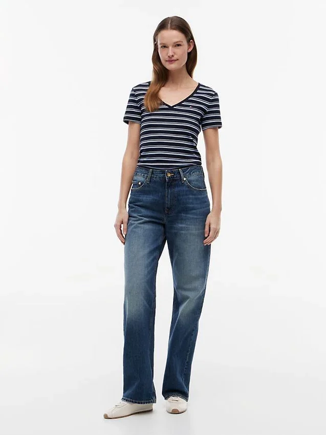 Tricou Favorite cu guler în V și dungi Tricou Favorite cu guler în V și dungi