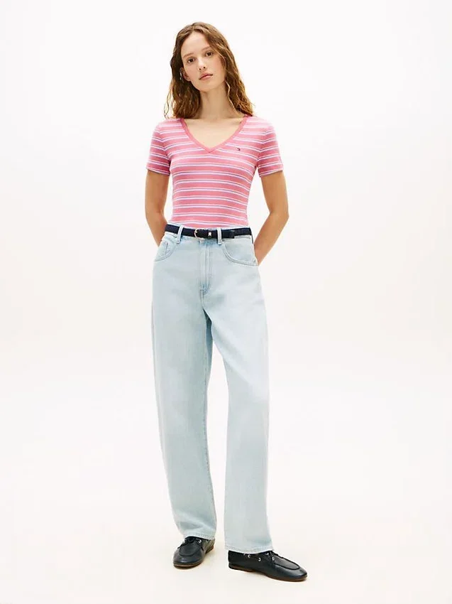 Tricou Favorite cu guler în V și dungi Tricou Favorite cu guler în V și dungi