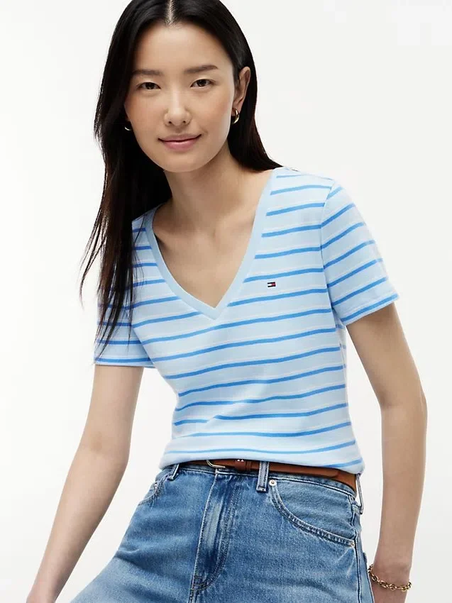 Tricou Favorite cu guler în V și dungi Tricou Favorite cu guler în V și dungi