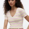 Tricou Favorite cu guler în V și dungi Tricou Favorite cu guler în V și dungi