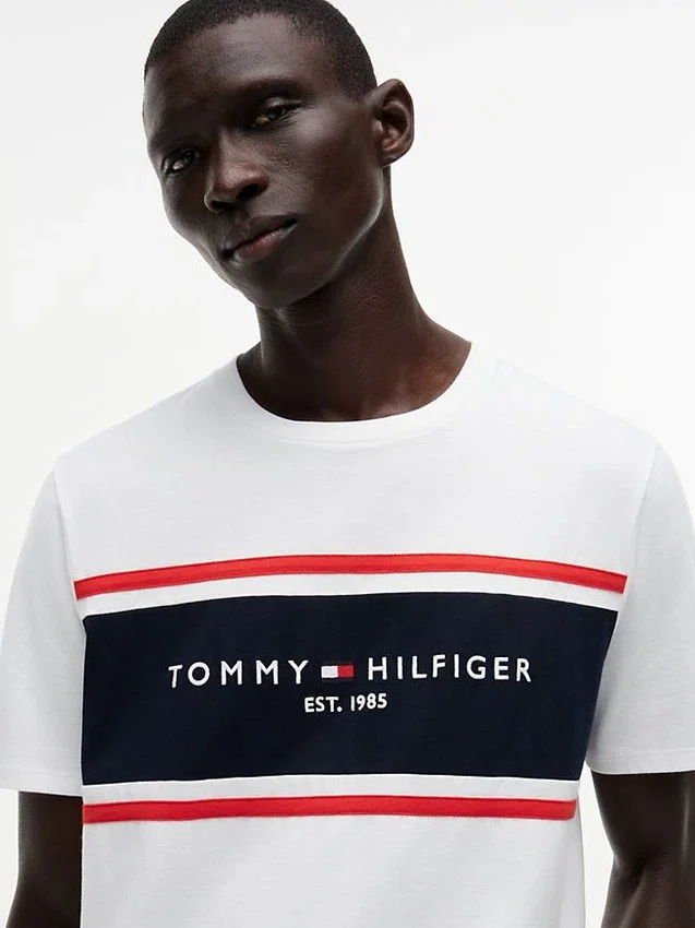 Tricou Hilfiger cu logo și dungi Tricou Hilfiger cu logo și dungi