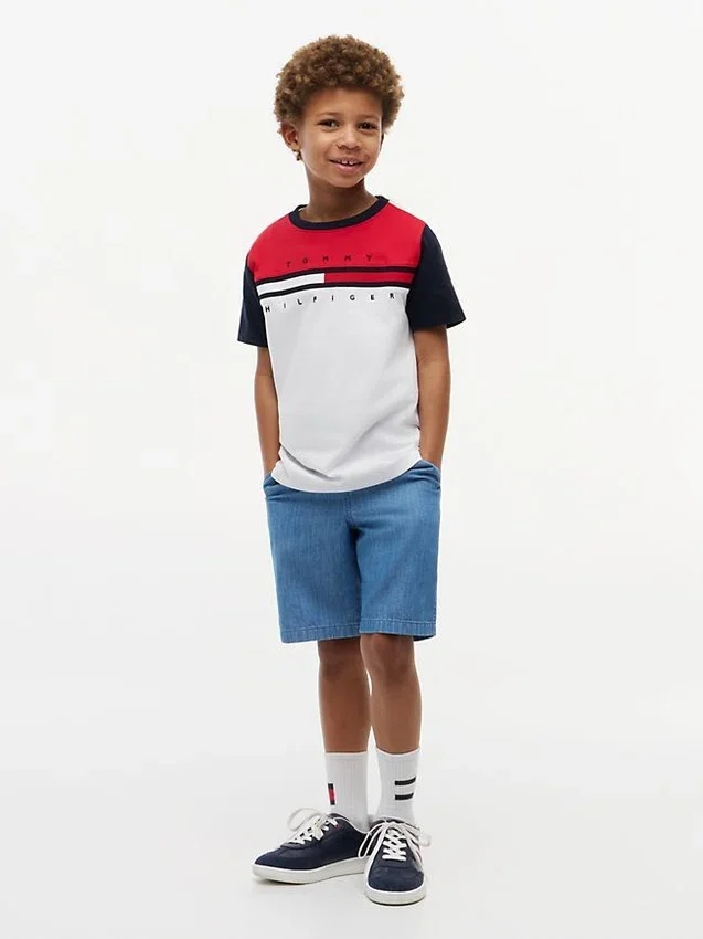 Tricou pentru copii cu dungi colorate și steag Tricou pentru copii cu dungi colorate și steag