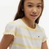 Tricou pentru copii cu dungi și mâneci cu bordură din dantelă Tricou pentru copii cu dungi și mâneci cu bordură din dantelă