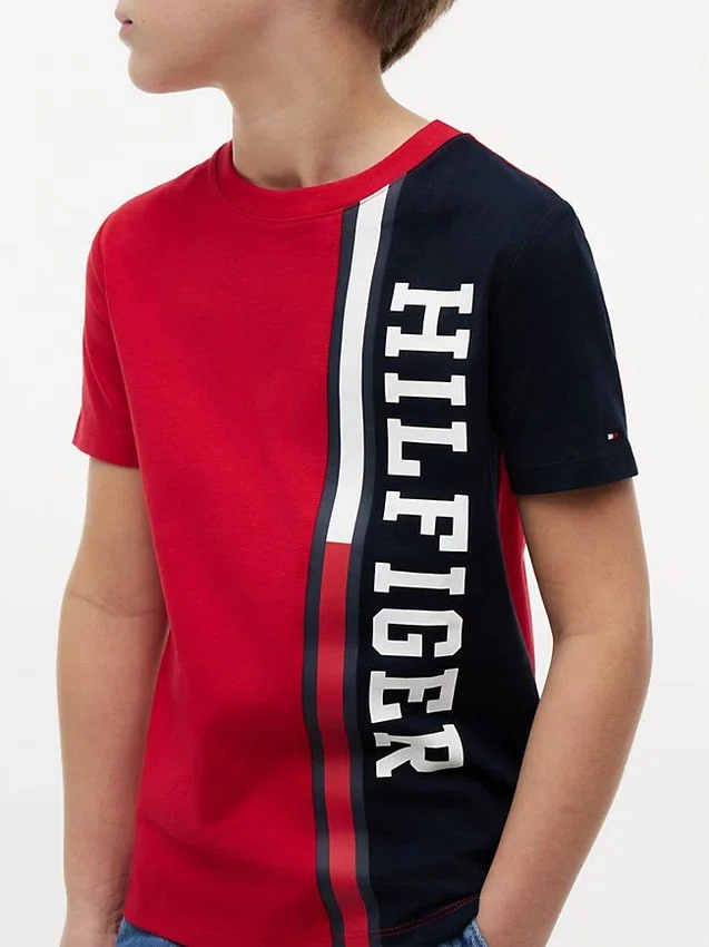 Tricou pentru copii cu logo și blocuri de culoare verticale Tricou pentru copii cu logo și blocuri de culoare verticale