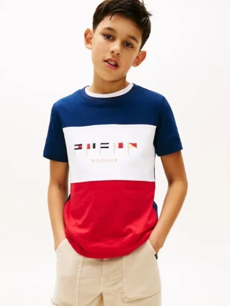 Tricou pentru copii cu logo multiflag și blocuri de culoare Tricou pentru copii cu logo multiflag și blocuri de culoare