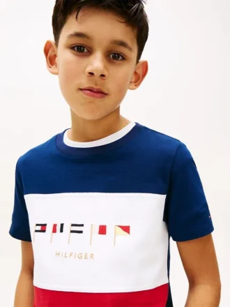 Tricou pentru copii cu logo multiflag și blocuri de culoare Tricou pentru copii cu logo multiflag și blocuri de culoare
