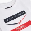 Tricou pentru copii Tommy x Cadillac F1® Team Chevron Tricou pentru copii Tommy x Cadillac F1® Team Chevron