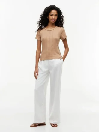 Tricou slim fit cu guler rotund și țesătură pointelle