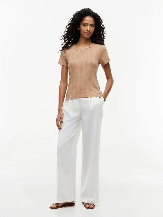 Tricou slim fit cu guler rotund și țesătură pointelle Tricou slim fit cu guler rotund și țesătură pointelle