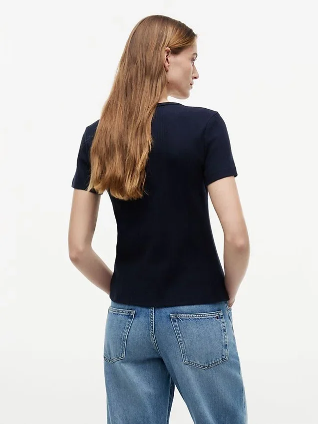Tricou slim fit cu guler rotund și țesătură pointelle Tricou slim fit cu guler rotund și țesătură pointelle
