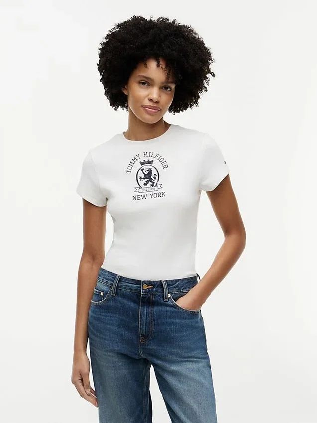 Tricou slim fit vopsit în întregime, cu logo Crest Tricou slim fit vopsit în întregime, cu logo Crest