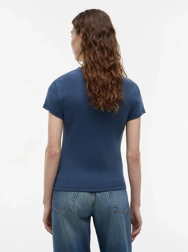 Tricou slim fit vopsit în întregime, cu logo Crest Tricou slim fit vopsit în întregime, cu logo Crest