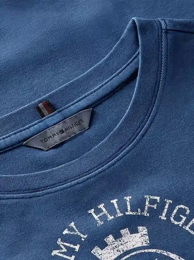 Tricou slim fit vopsit în întregime, cu logo Crest Tricou slim fit vopsit în întregime, cu logo Crest