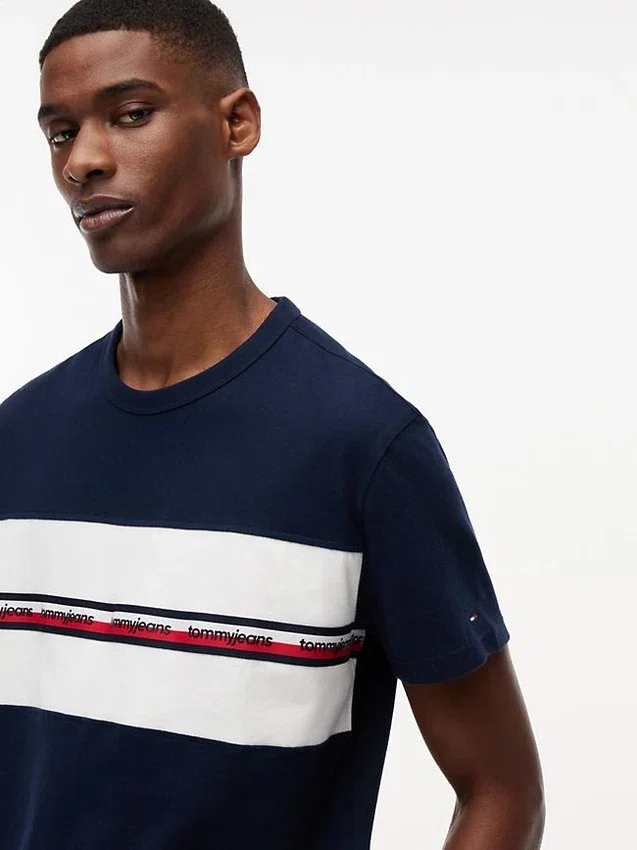 Tricou Tommy Jeans cu bandă cu logo-ul caracteristic Tricou Tommy Jeans cu bandă cu logo-ul caracteristic