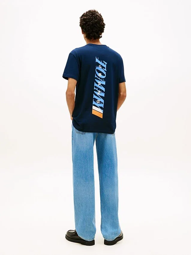 Tricou Tommy Jeans cu logo pe spate Tricou Tommy Jeans cu logo pe spate