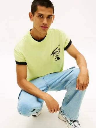 Tricou Tommy Jeans cu logo vopsit cu spray