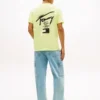Tricou Tommy Jeans cu logo vopsit cu spray