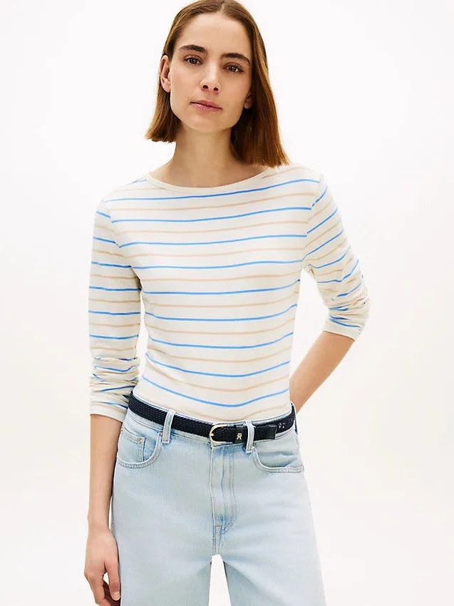 Tricou ușor cu guler în formă de barcă Tricou ușor cu guler în formă de barcă