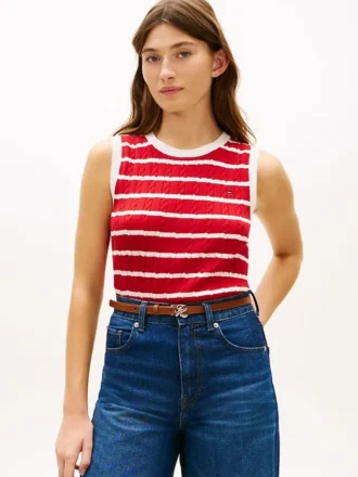 Vestă din tricot cu dungi și model împletit